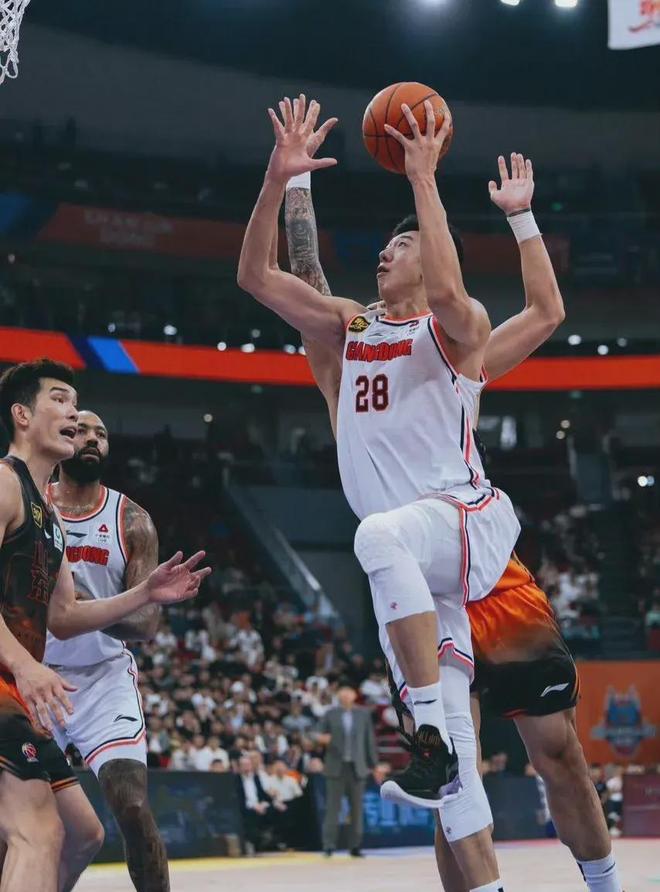 爱游戏平台 -欧篮联倒计时；广东宏远赛前内部沟通；细节引发关注；信心回归；球探报告显示潜力的简单介绍