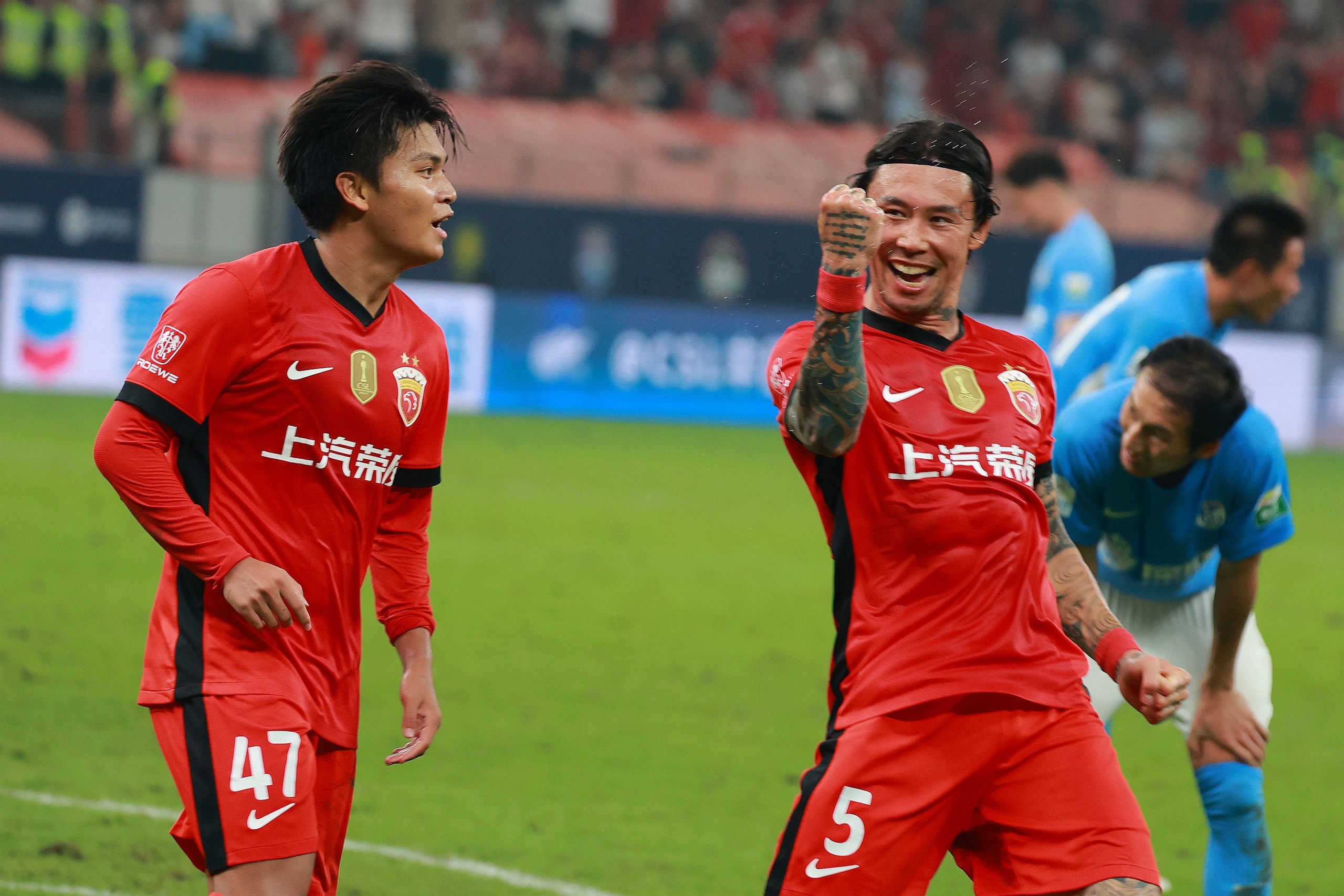 爱游戏体育 -包含广州队训练开放日，转会期豪取连胜引欢呼，足总杯在即，轮换策略成焦点的词条